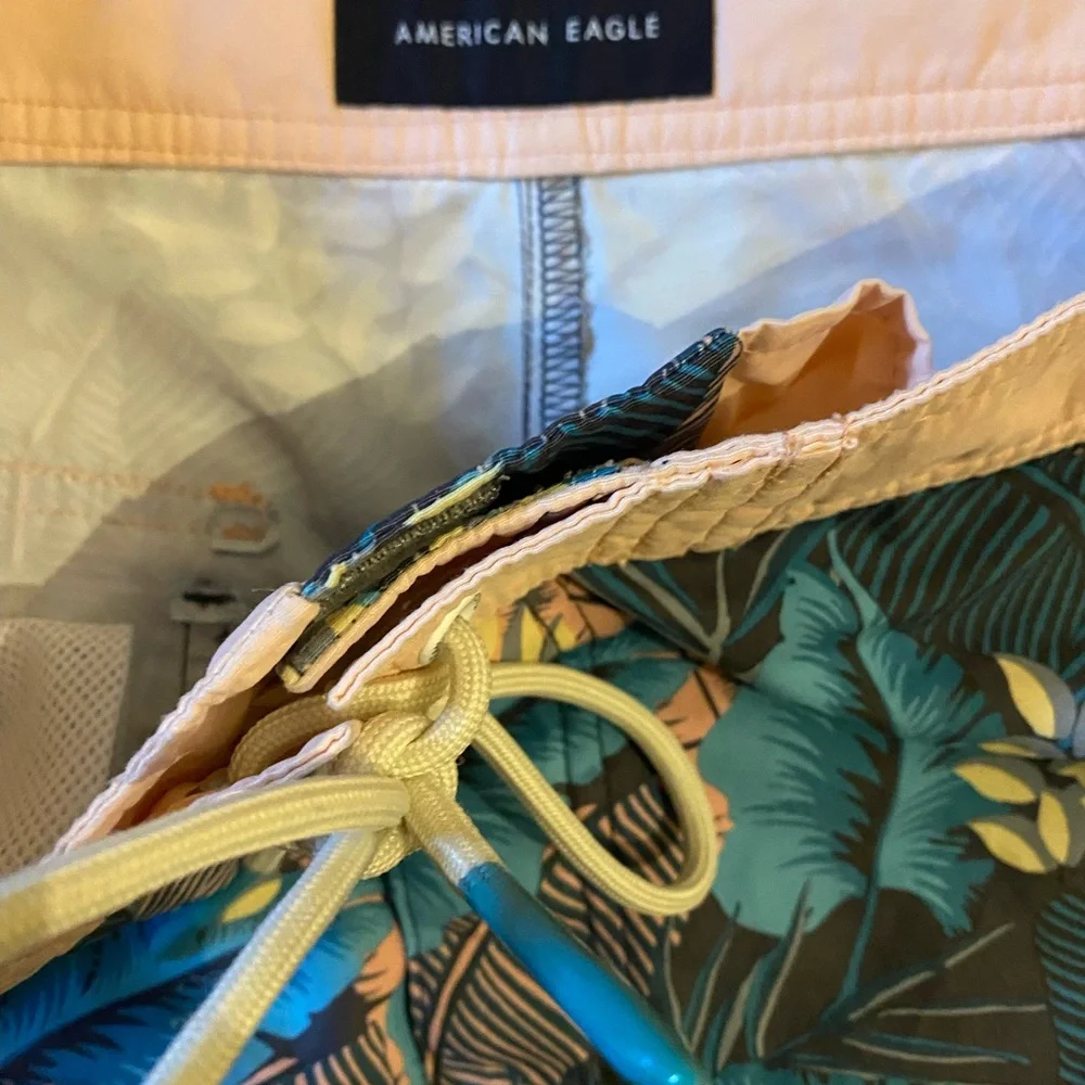 Mens american eagle swim trunks size small‎